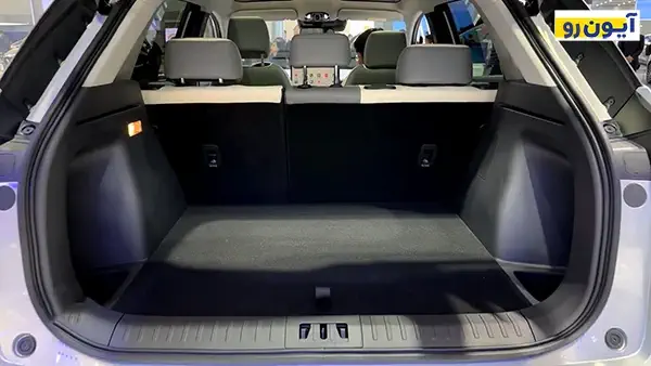 گنجایش چمدان های مسافرت خارجی در صندوق عقب تاکسی فرودگاه